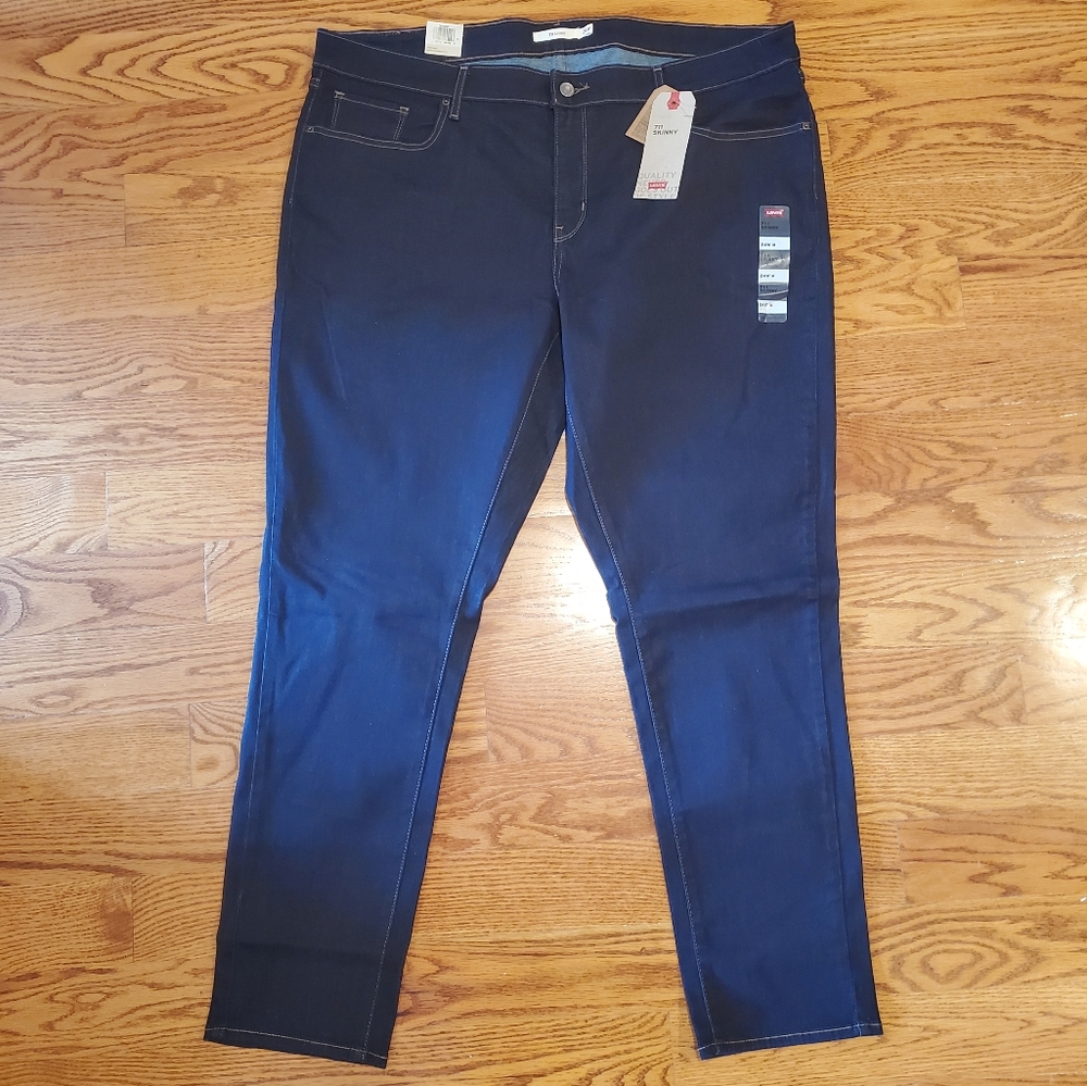 NWT Levi's 711 Skinny Jean